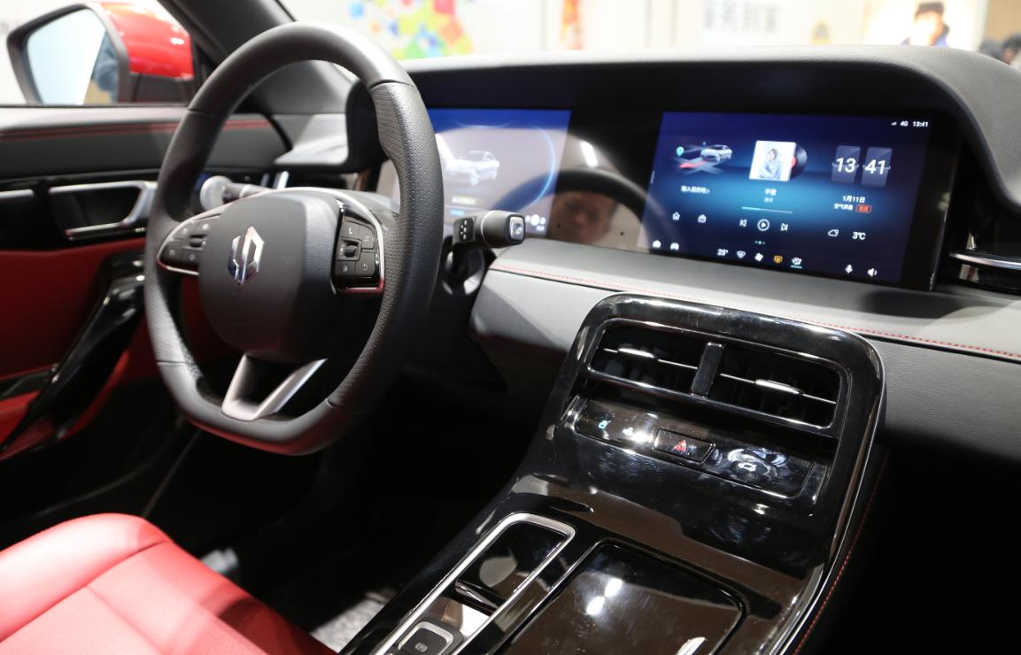 把店开在没有人流的商圈,把店开在小区里也没想过会挣钱