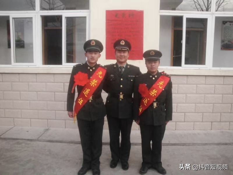 他靠说大实话火了,一天卖光27吨水果,粉丝说再买不到就举报