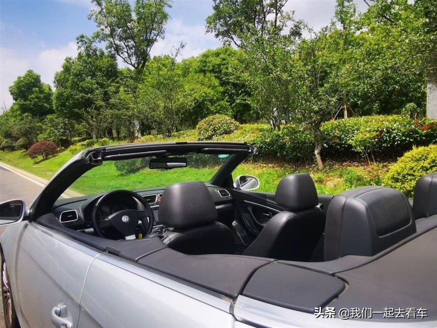 大众又新推出高颜值敞篷车,大众硬顶敞篷车12万外观