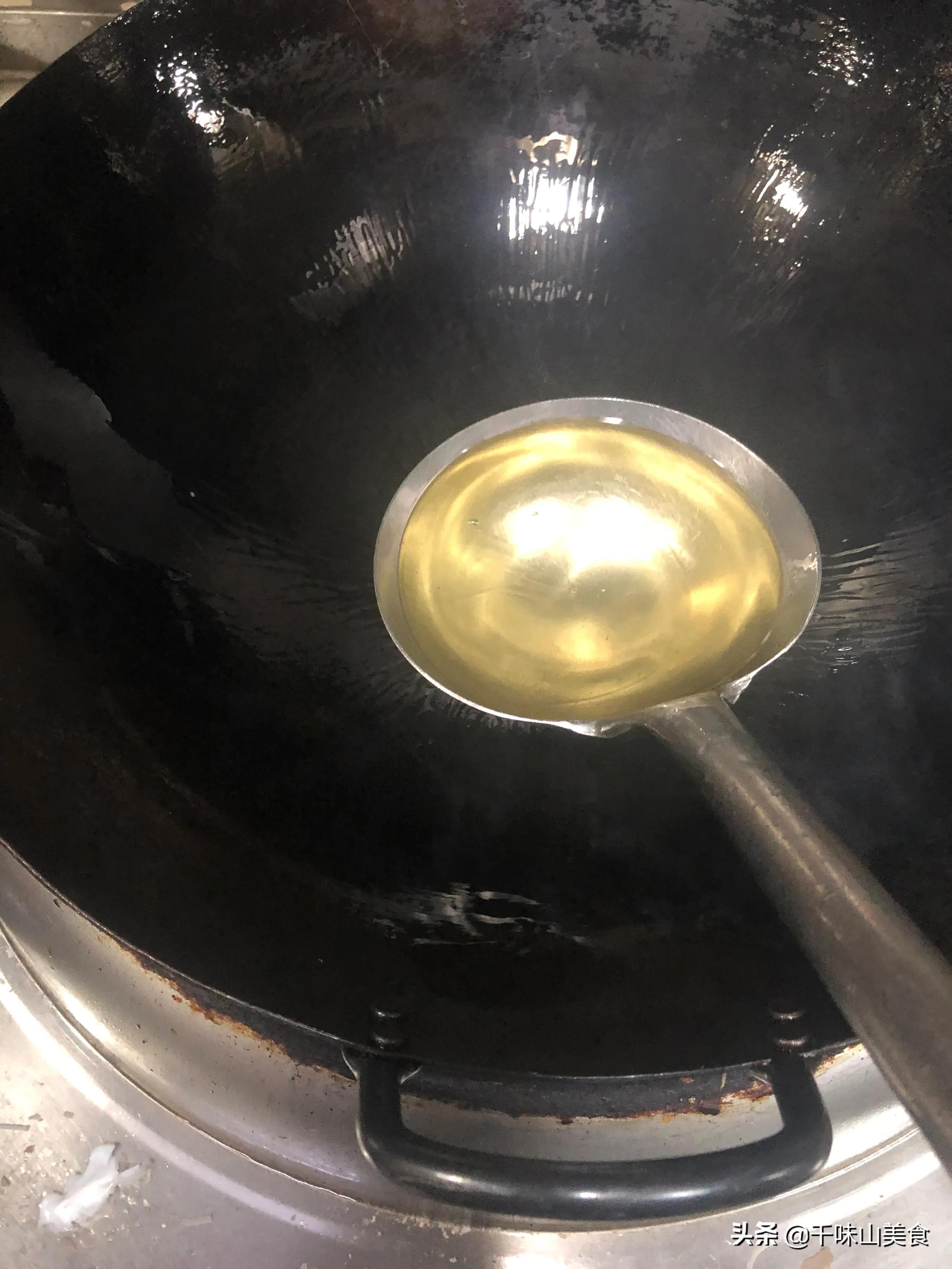 炒肉粘锅，大厨教你热锅凉油窍门，炒任何菜都不黏锅，适合所有锅