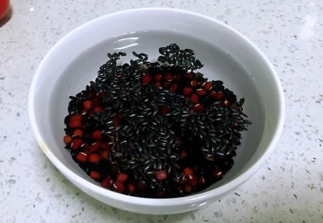 手脚冰冷、脸色蜡黄，该养气血了