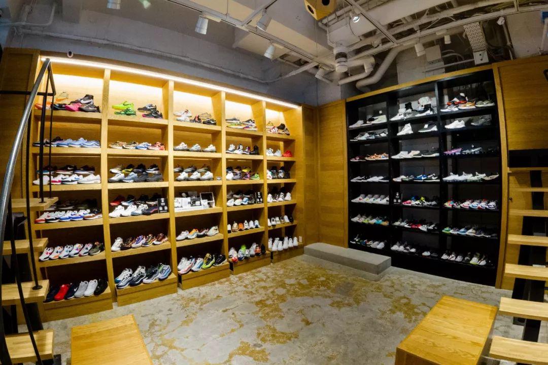 东京探店，球鞋卖的比国内还贵，去日本买鞋究竟图什么？