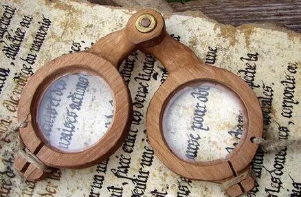 1300年后关于眼镜的历史,眼镜的进化史可以提出哪些问题