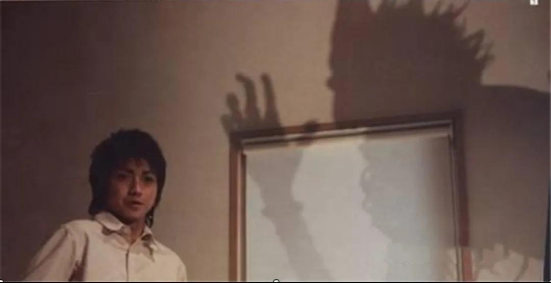 《死亡笔记》中的夜神月是怎么从维护正义的人变成杀人犯的