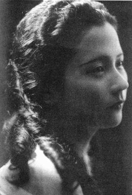 这个华人在美国被称作华人食神,80岁喜得子,老婆是美女还是硕士