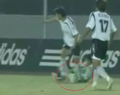 史话中超：京鄂的伤孰之过？名将被喷球霸一人仍在蹲号子