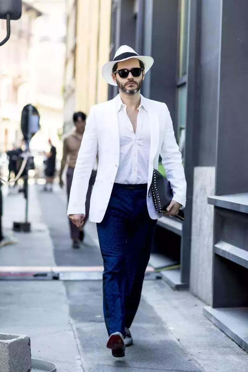 很少有人会懂衬衫的魅力,衬衫给人一种干练率性的印象