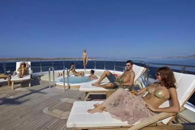 原来贫穷不但会限制我们的想象力,为什么亿万富翁都在省钱