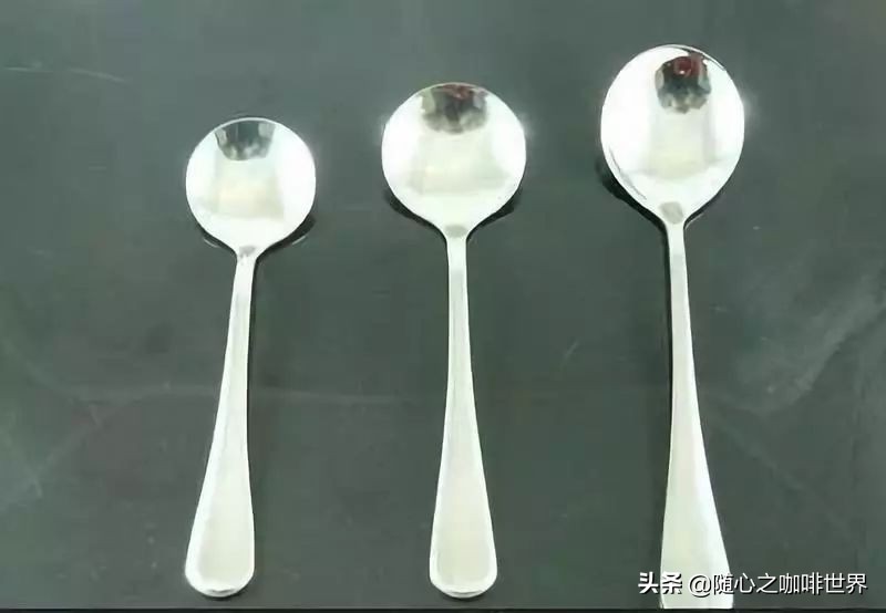 西餐刀叉的正确使用拿法,西餐汤匙的正确用法