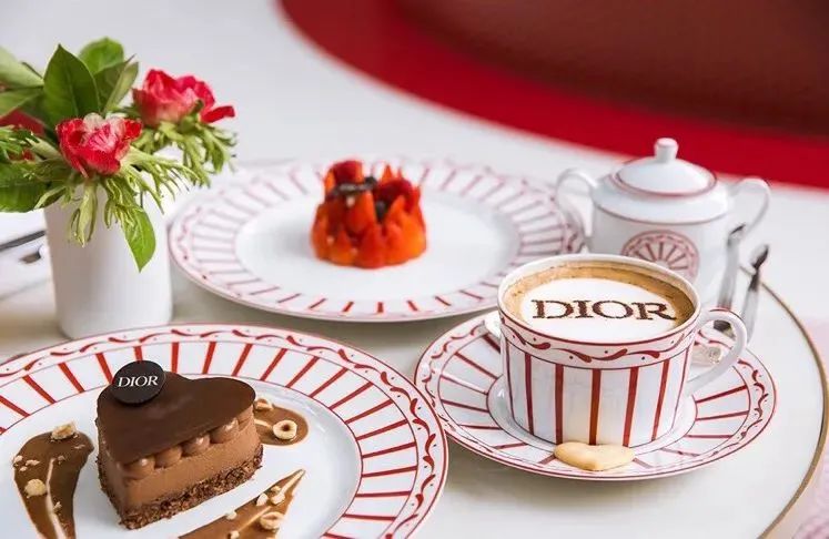 lv卖咖啡,lv星巴克咖啡店联名