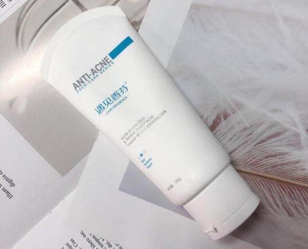 哪种平价洗面奶洗后不紧绷,哪种洗面奶最好用还平价