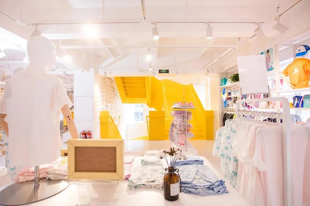 巴拉巴拉品牌实体店,巴拉巴拉万达形象