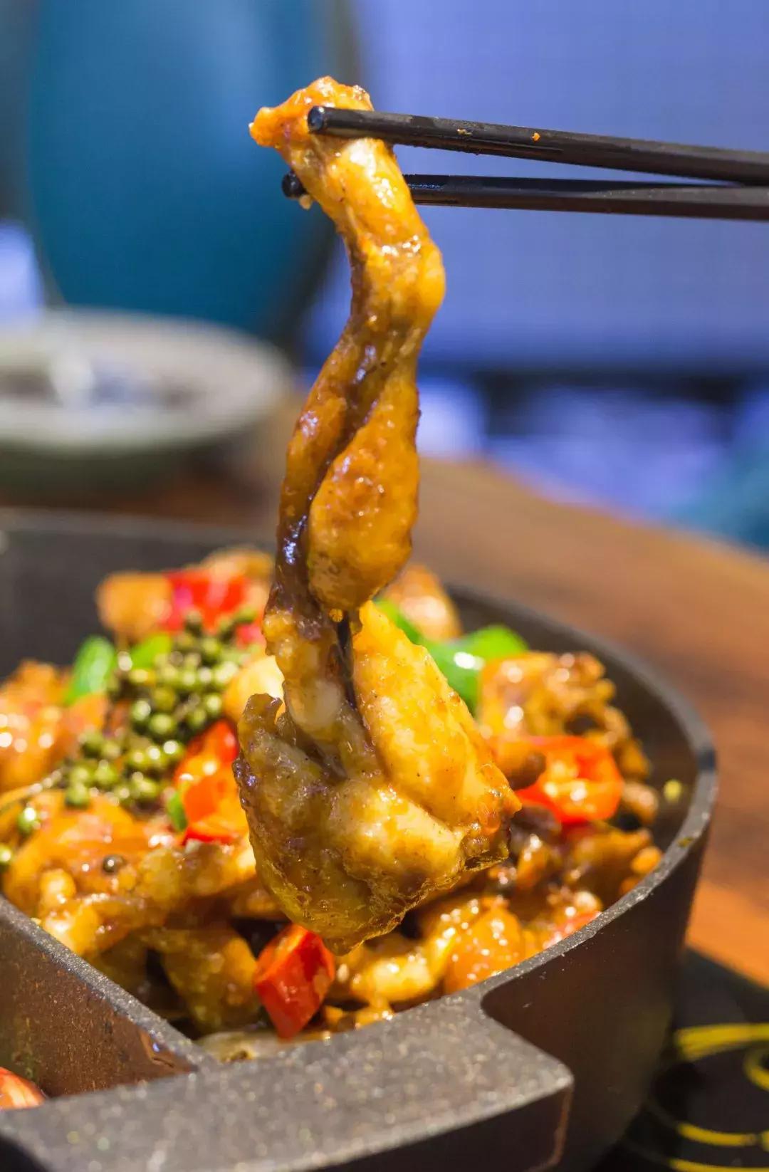 网红兔兔鲜锅来了，三天6.8折，锅子都是水晶的~~