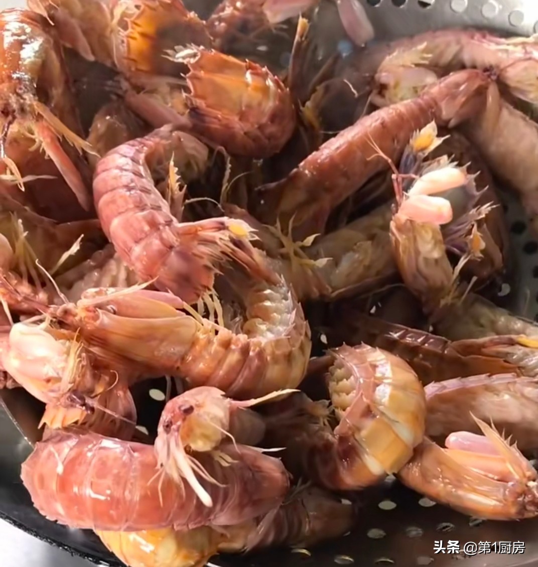 椒盐皮皮虾怎么做才能酥脆好剥皮,做椒盐皮皮虾熟了虾壳能吃吗