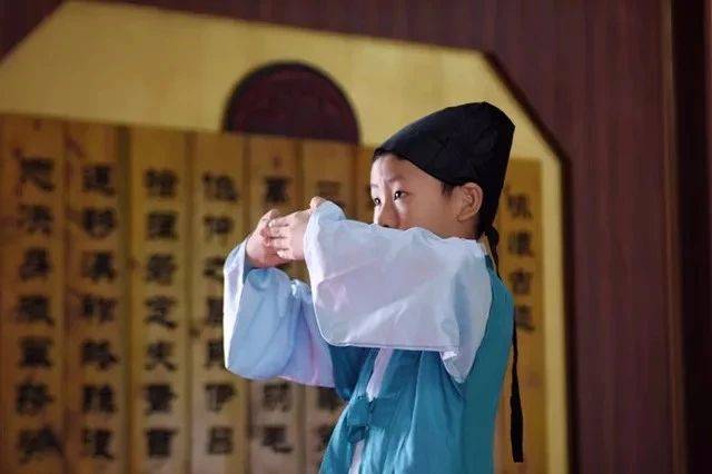 韶关碧桂园凤凰酒店：新春亲子趣味游，劲享豪华自助餐+篝火音乐节