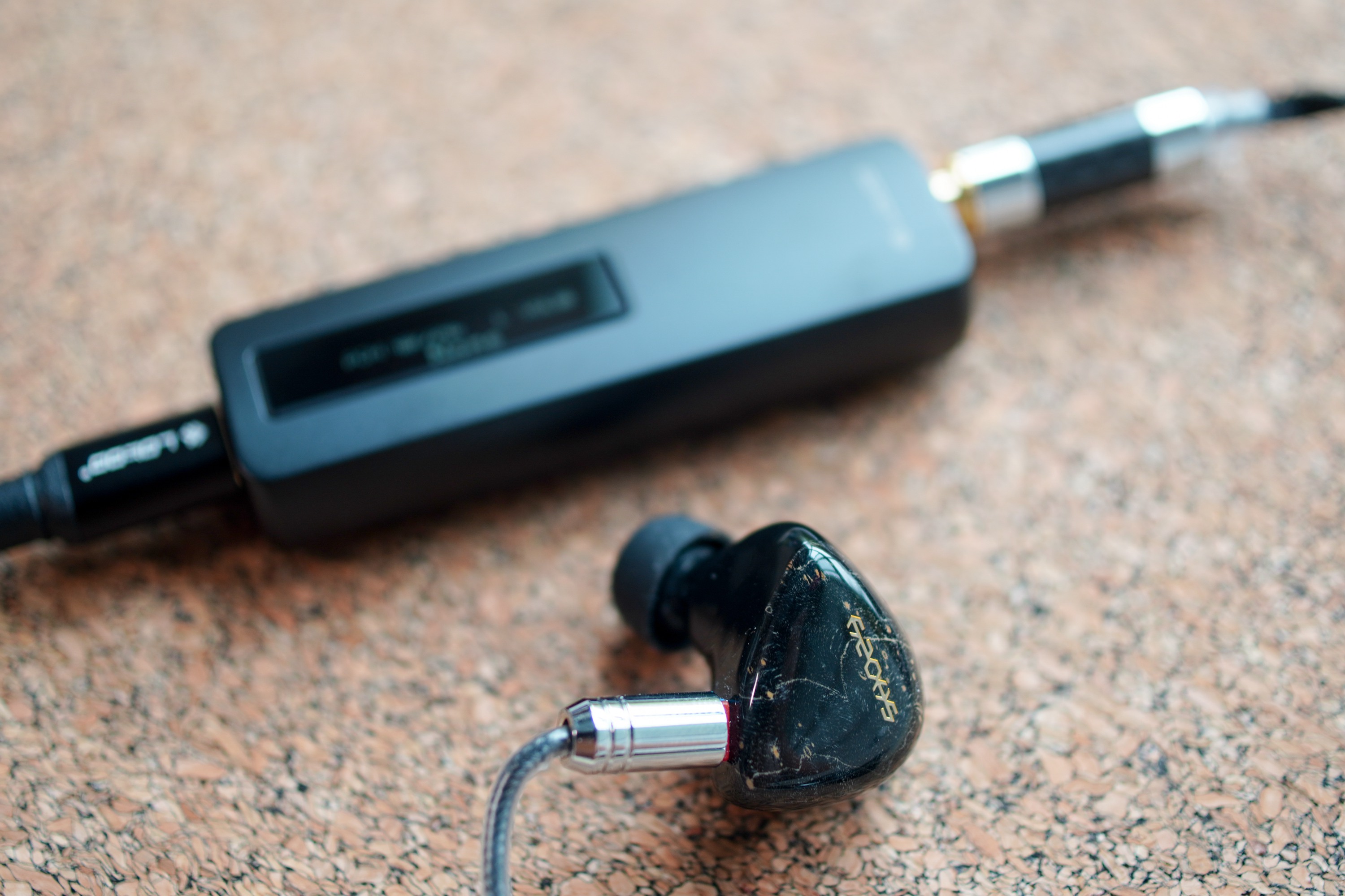 性价比最高的圈铁和动铁耳机,森韵耳机1.4