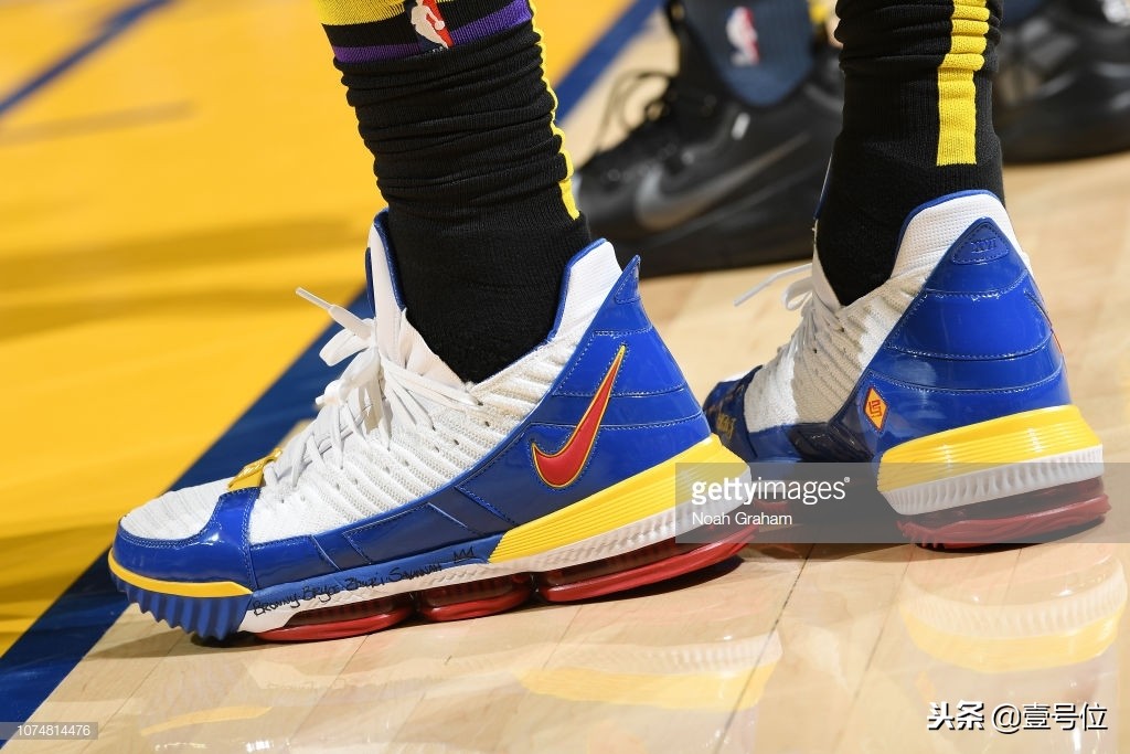 2018圣诞大战明星穿什么鞋,2018圣诞大战明星穿的球鞋