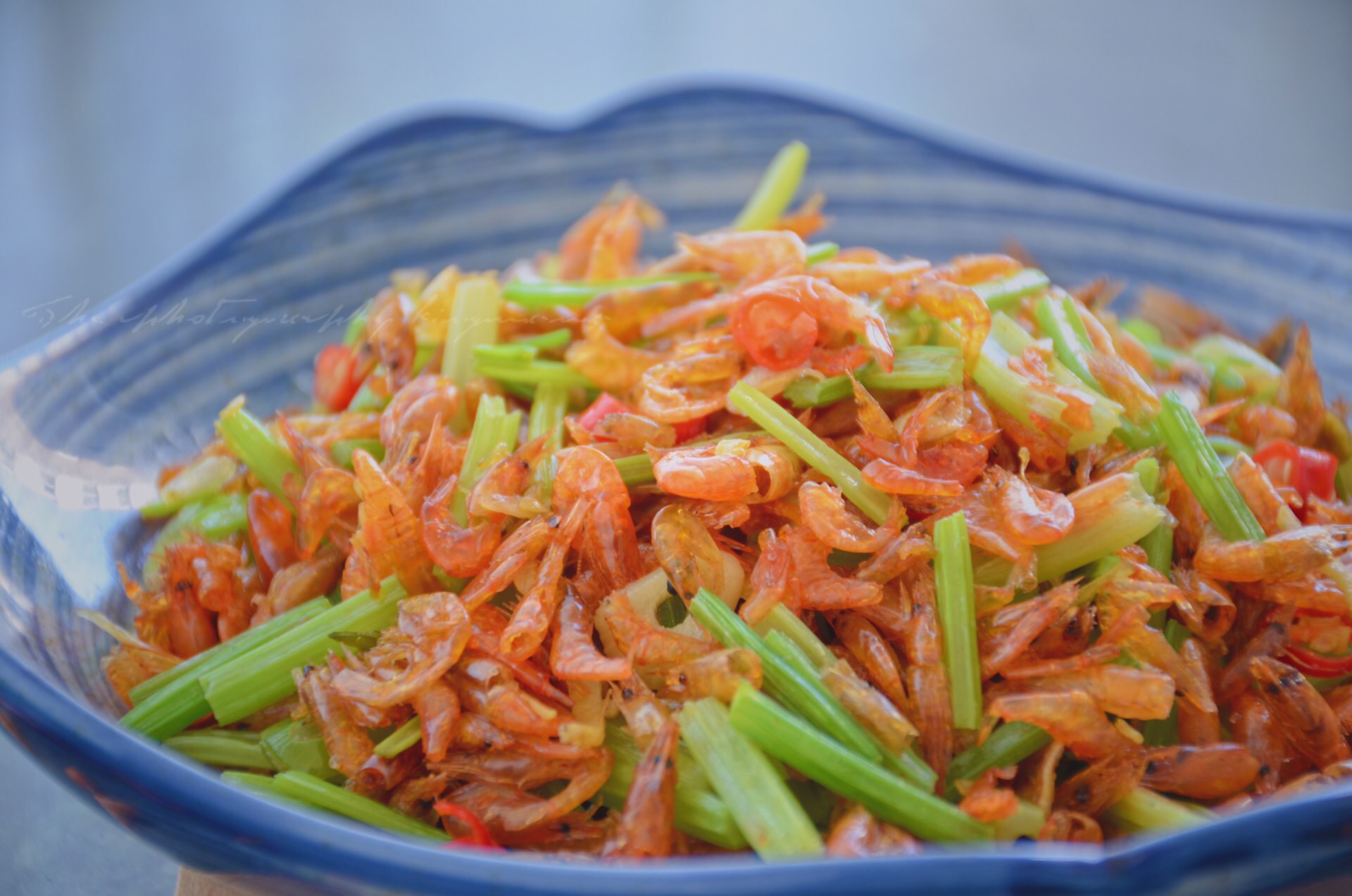 朋友寄过来的皮皮虾,河虾跟芹菜怎样做才好吃