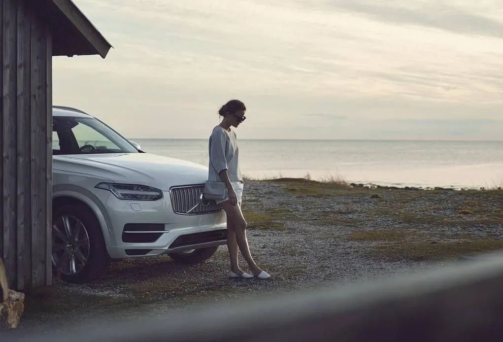 贷款买车是先放贷还是先首付,贷款买车首付包括第一期车贷吗