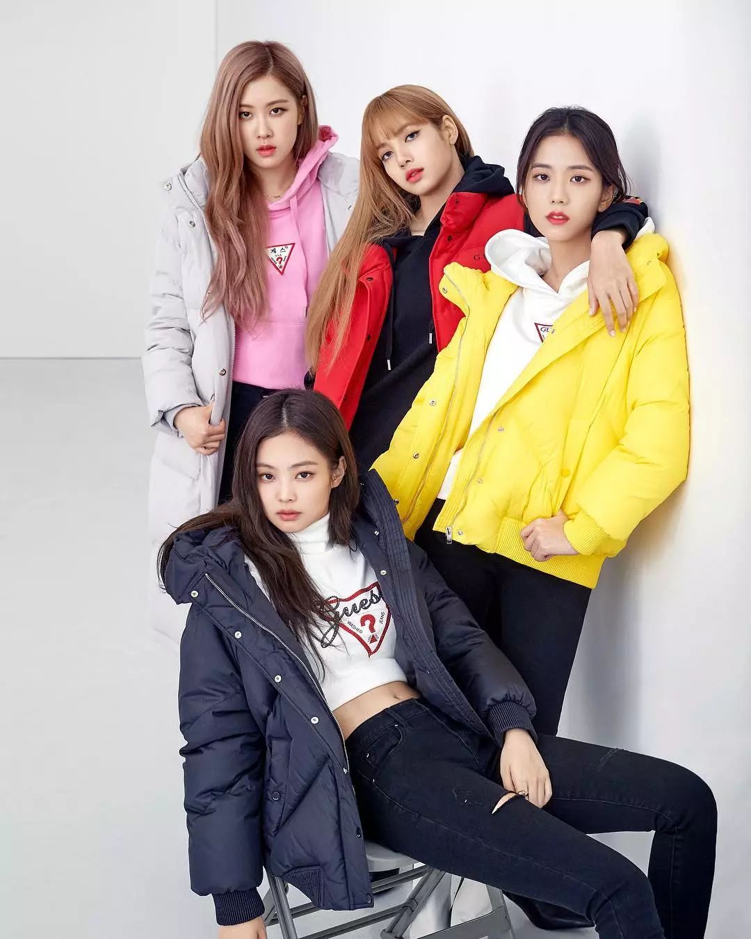 双十一大牌羽绒服打折,双十一购物狂欢节冲锋衣冬