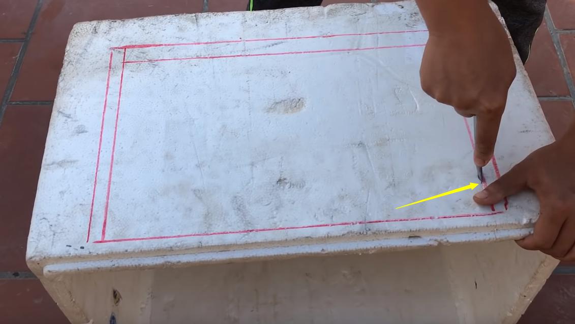 在家自做泡沫箱鱼缸,泡沫箱制作鱼缸养鱼