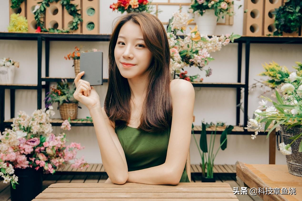 希捷硬盘经典跟新品,希捷超薄500g机械硬盘测评