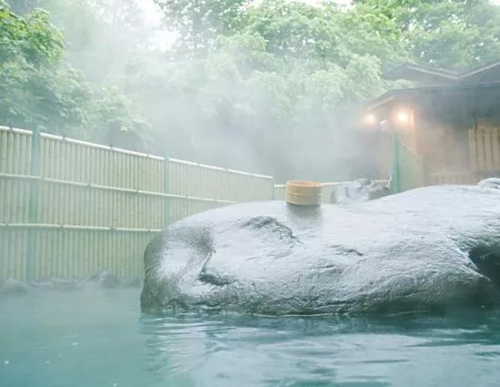 乌鲁木齐周边泡温泉的地方,乌鲁木齐附近哪里可以泡天然温泉