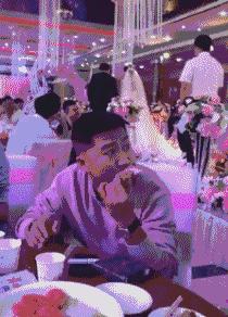 搞笑gif开心一刻,搞笑gif段子妹子你太皮了