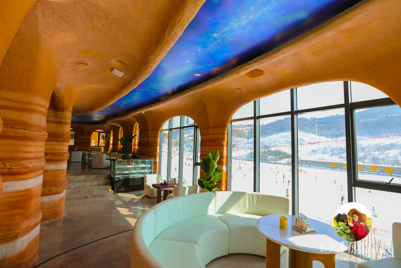 安吉云上草原滑雪场里的酒店,安吉云上草原滑雪场高级雪道索道