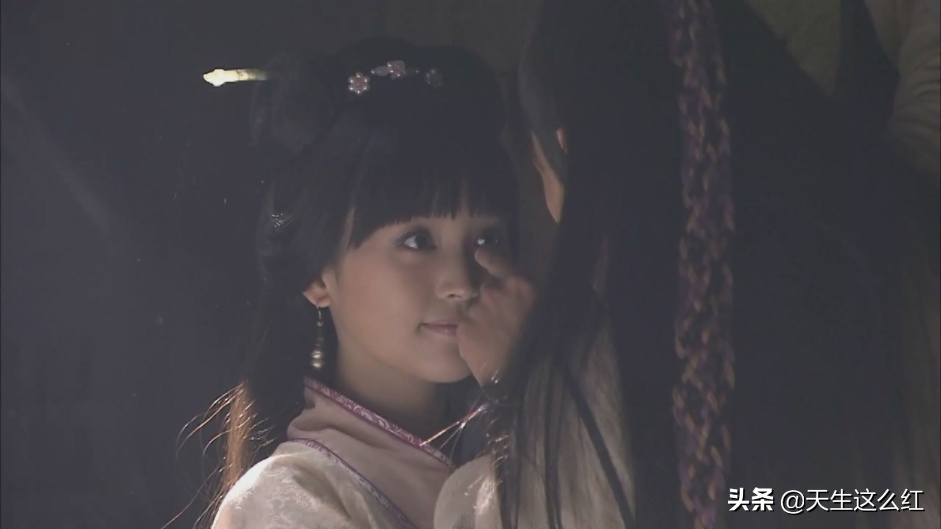 白冰金莎张萌乘风破浪白色礼服,神话三美张萌现状