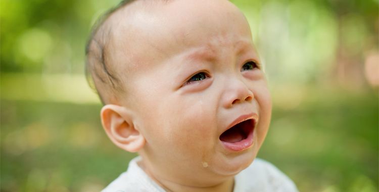 妈妈被吓到宝宝会有什么状况,宝宝特别容易被吓到怎么办