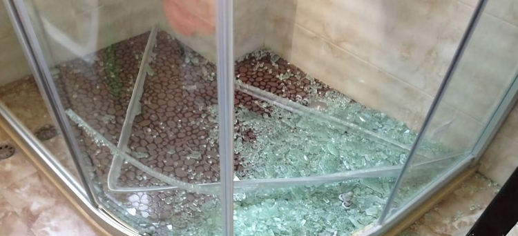 防爆膜淋浴房优缺点,3c认证钢化玻璃防爆膜淋浴房