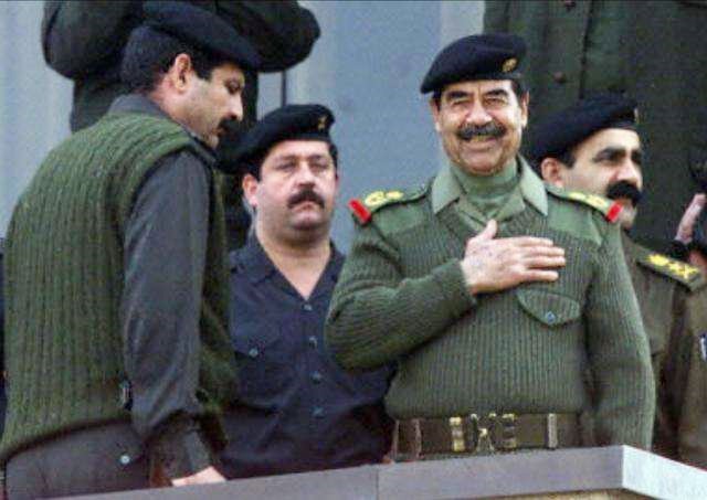 萨达姆公开处决时间,萨达姆在开战前3小时开会视频