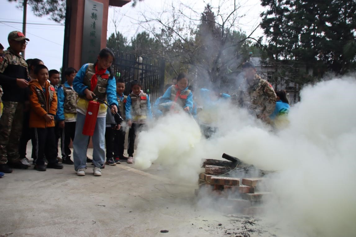 “牵手成长，筑梦未来”主题营走进合兴小学啦