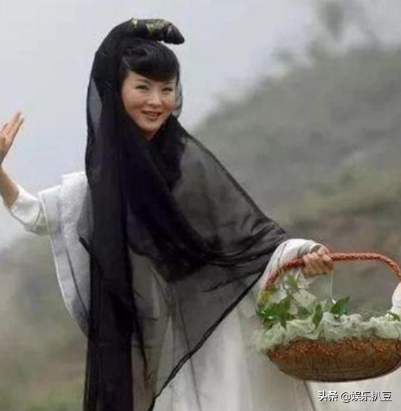 大宅门李香秀简历,大宅门里的李香秀是谁演的