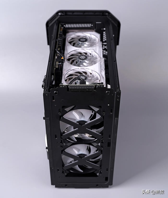 安钛克CUBEDRAK装机展示，11700+ROGB560-G+3080TI