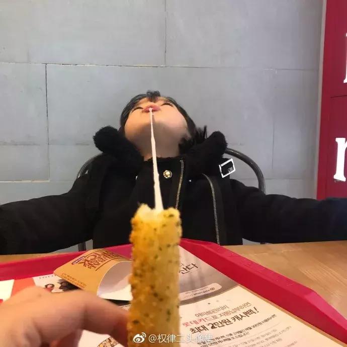 谢飞机随身携带的小绿包,谢飞机表情包视频