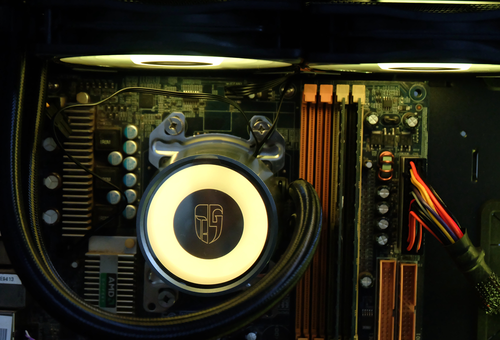 九州风神堡垒240能压住i712700k吗,九州风神堡垒240能压住i59600k吗