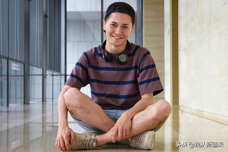 迪力亚尔读音,迪力亚尔歌唱