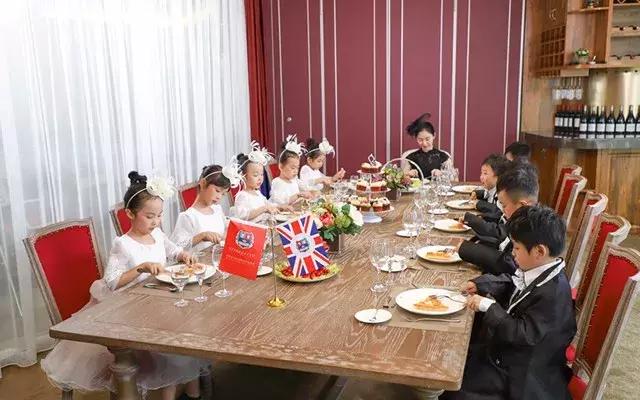 国际礼仪：盘点世界各国的餐桌礼仪知识