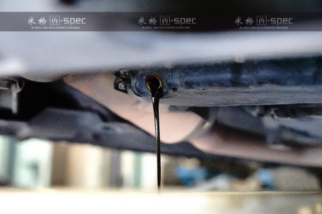 奔驰CLS300CGI周期养护选用法国MOTUL全合成机油