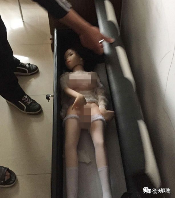 女儿被男同学弹肩,女儿被人校园欺凌爸爸报仇