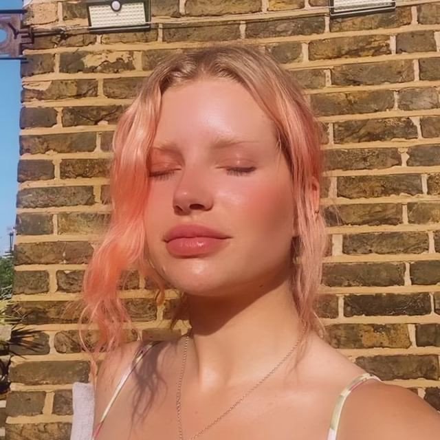 一字眉过时了,那些年流行的一字眉