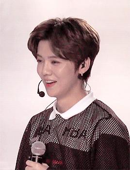 鹿晗捐赠足球场,鹿晗捐赠足球场在哪里