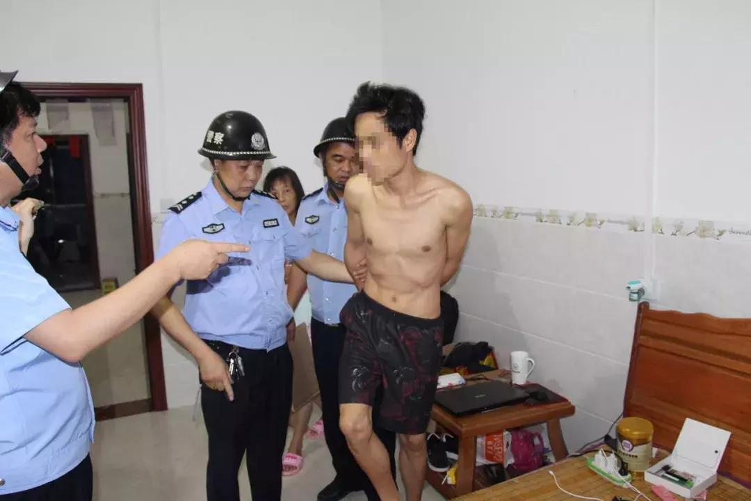 瀹堕噷搴婂簳涓嬫湁閲戝瓙,鍦ㄥ閲屽簥搴曚笅钘忎竴鐧句竾鐜伴噾