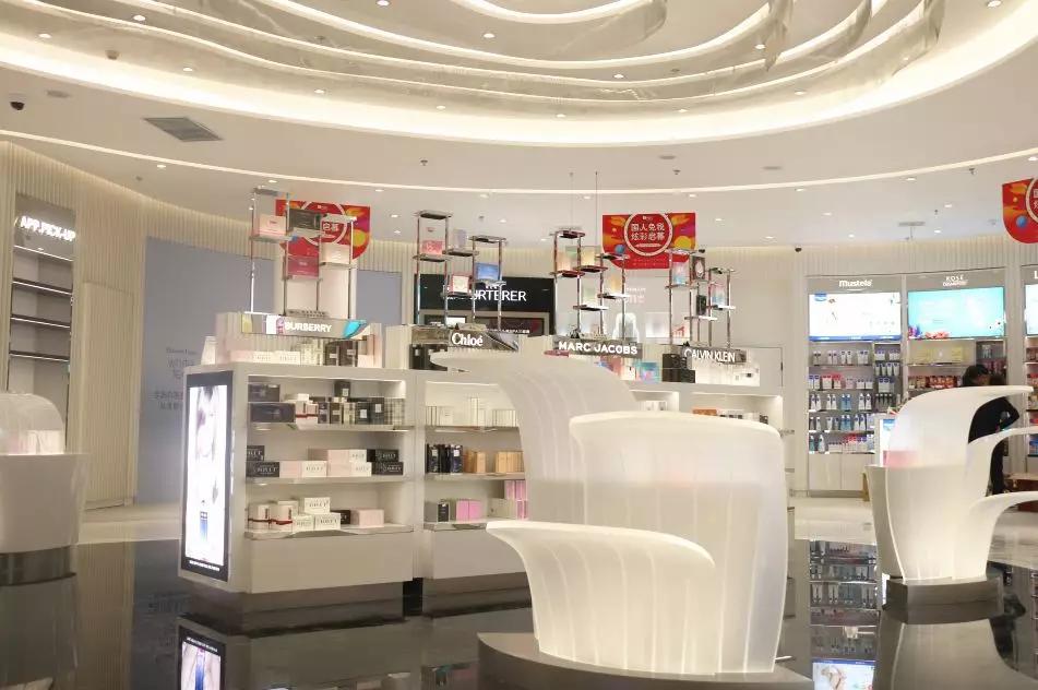 WOW！何必去国外，这家火爆魔都的市内免税店终于来郑州了