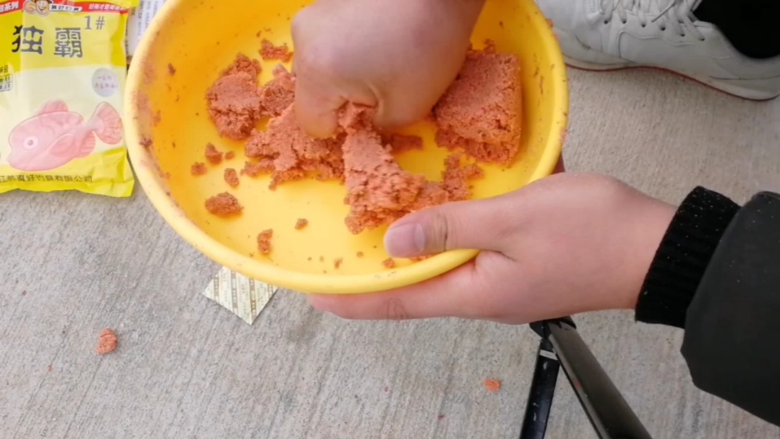 开好的红虫拉饵用不完怎么保存,拉饵要怎么用才能不会掉