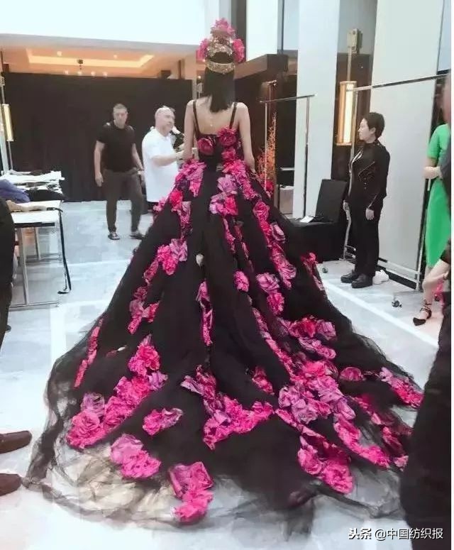 杜嘉班纳休闲装最新事件,杜嘉班纳2019秋冬时装发布会