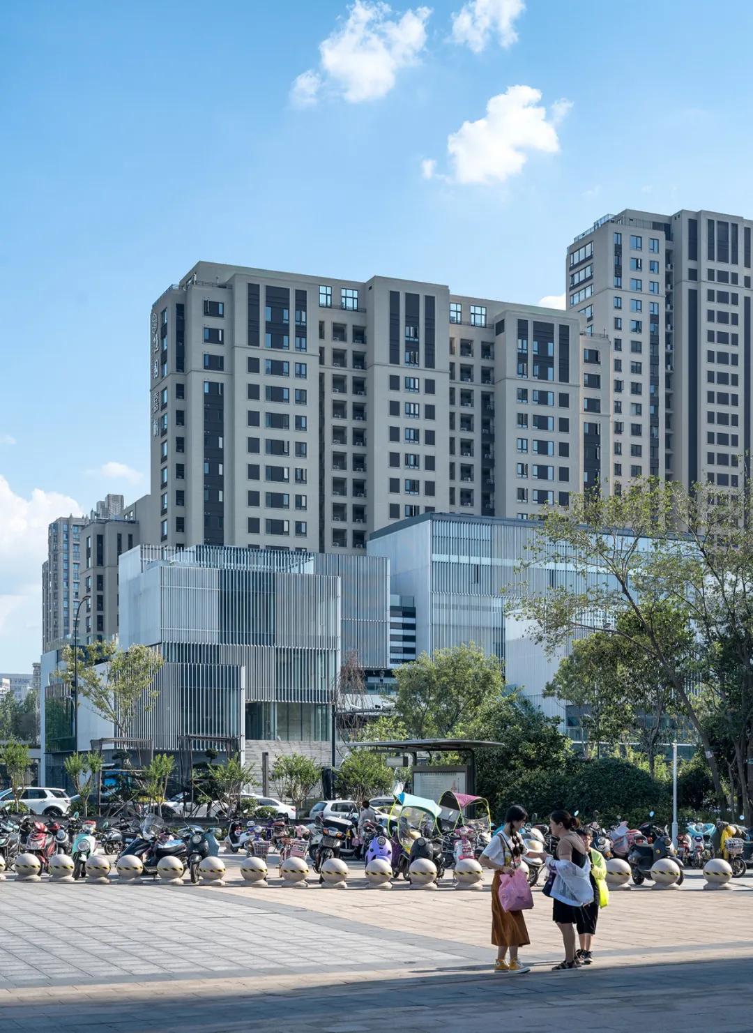 商业街与独栋商业的结合——立方长廊|CLOUArchitects