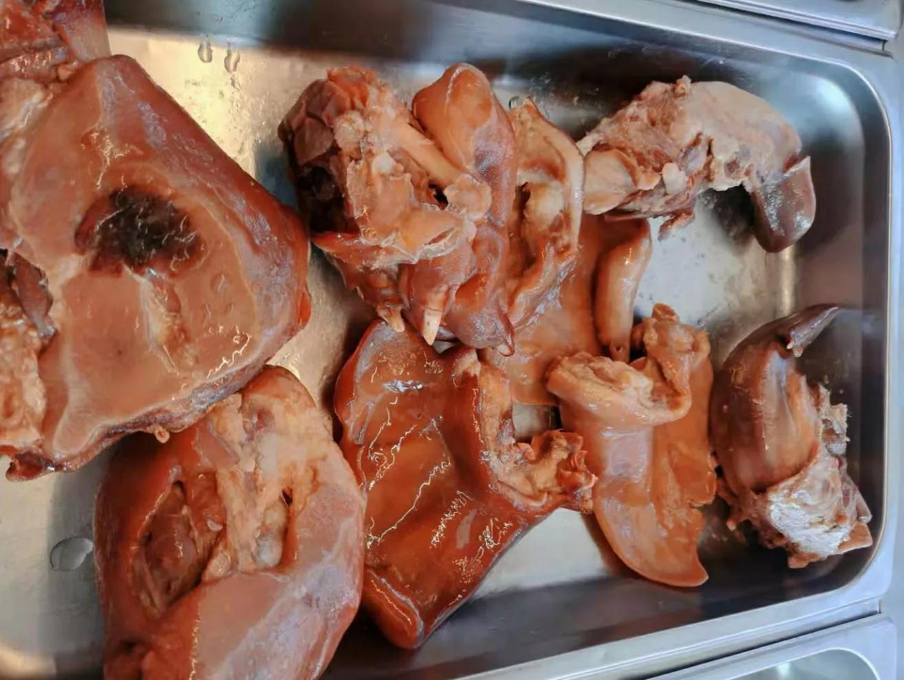 牛头肉为什么有贵有便宜的,牛头肉和猪头肉吃哪个更好一些